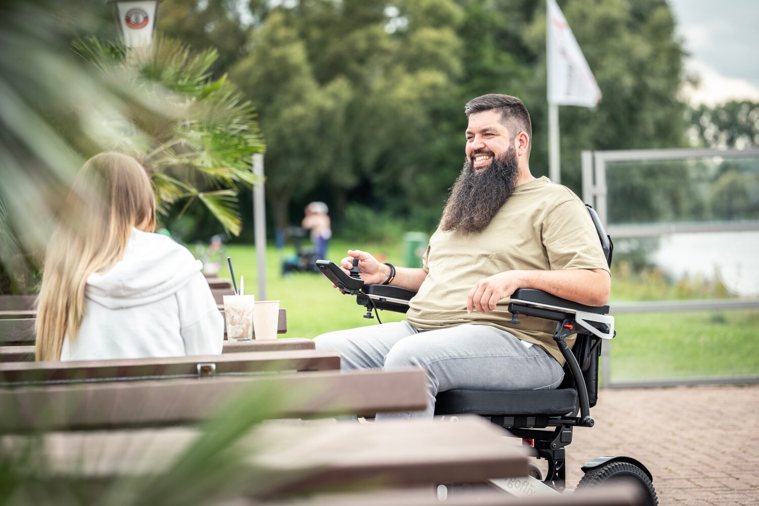 Der E-Rollstuhl für große Menschen: