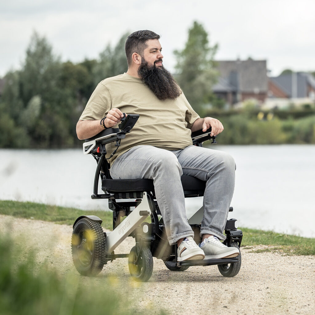 ergoflix Heavy, l'unique fauteuil roulant électrique pliable qui supporte 230 kg