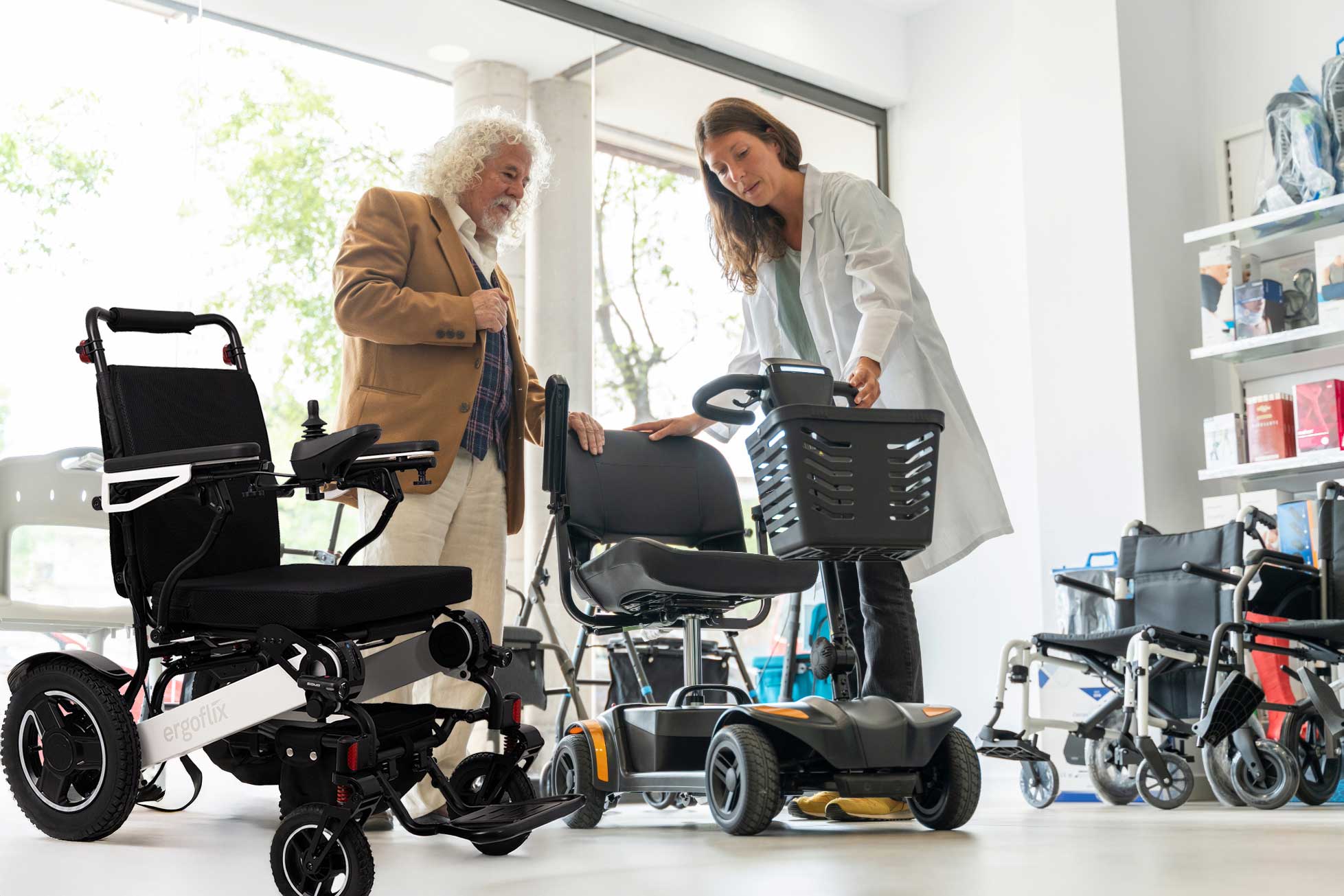 ergoflix-scooter-handicapé-fauteuil-roulant-électrique-pliable